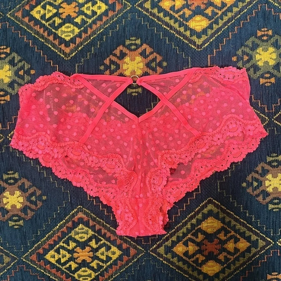 Victoria’s Secret Women’s Peekaboo Back Lace Polka Dot Hipster Panty Medium NWOT - Picture 4 of 5